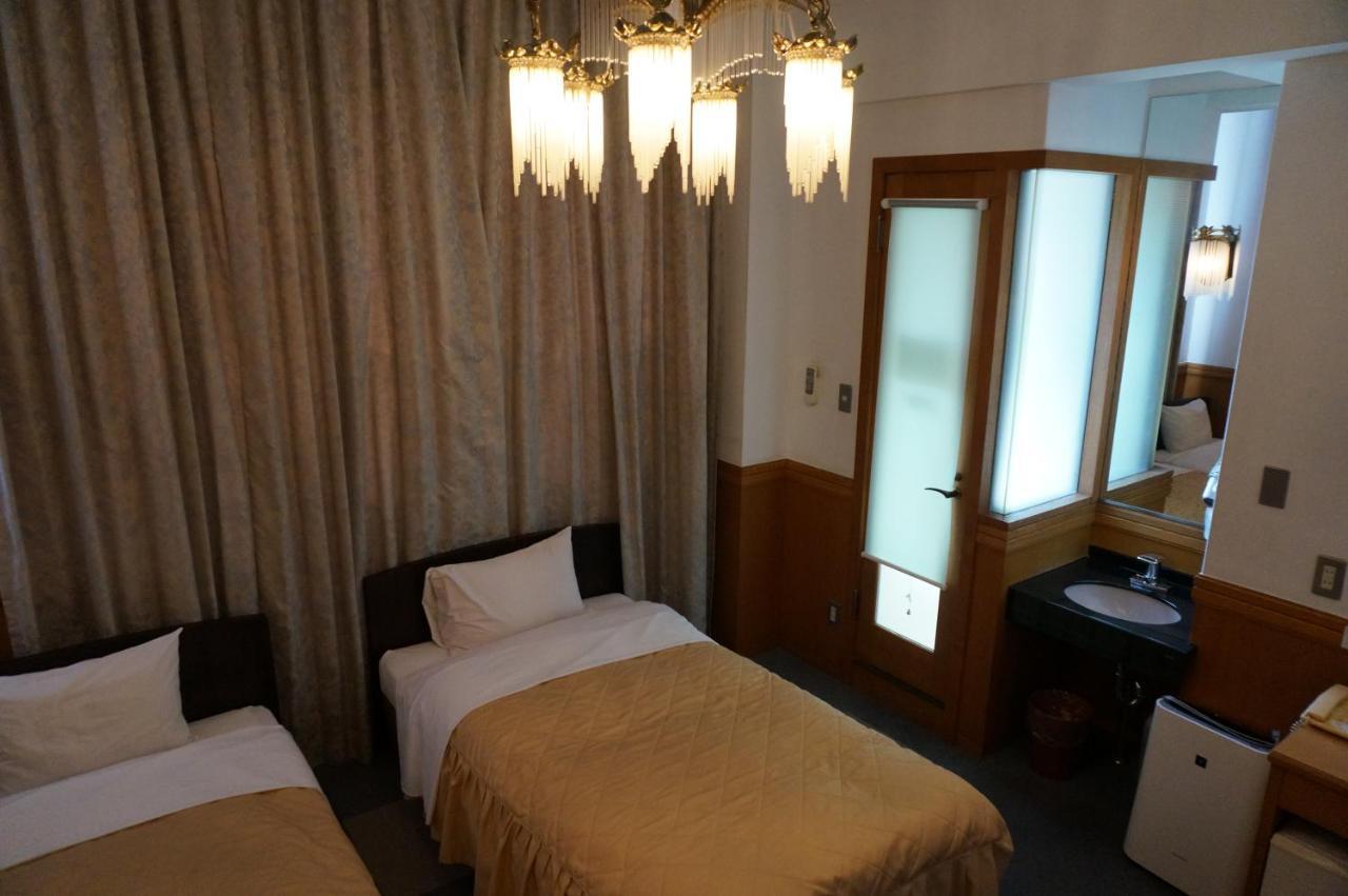 Business Hotel Crescent Tokyo Exterior photo