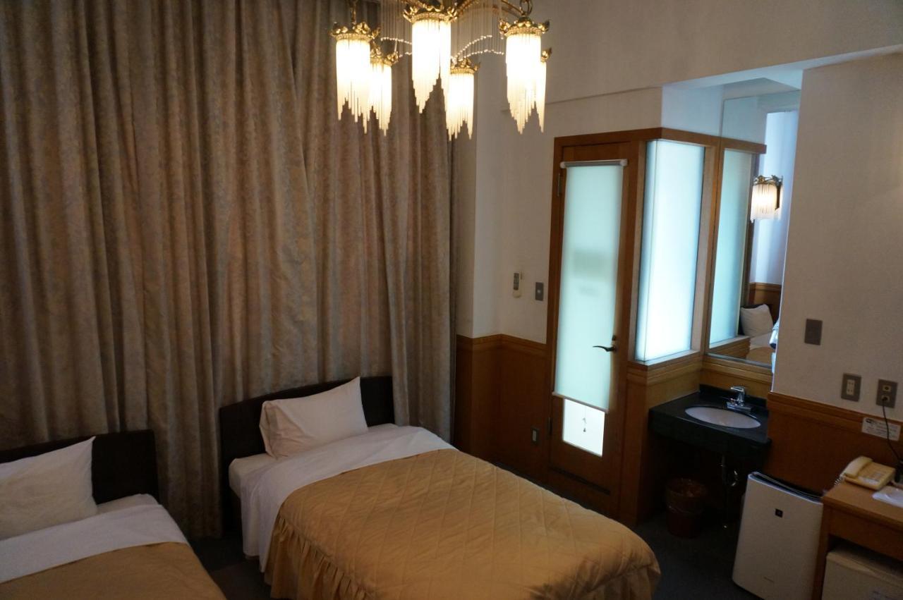 Business Hotel Crescent Tokyo Exterior photo