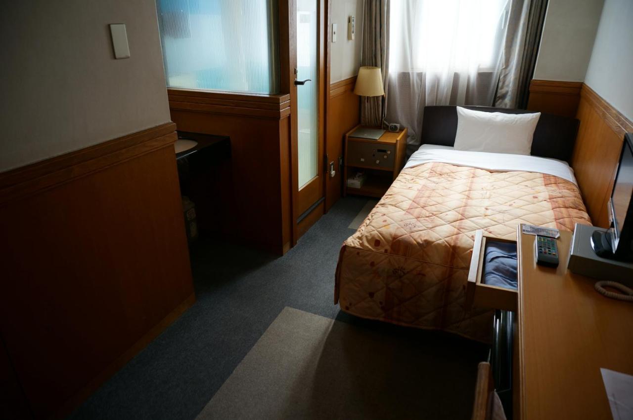 Business Hotel Crescent Tokyo Exterior photo